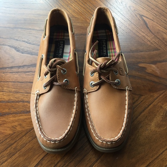 Sperry Shoes - BRAND NEW, never worn Sperry Size 8 boat shoes